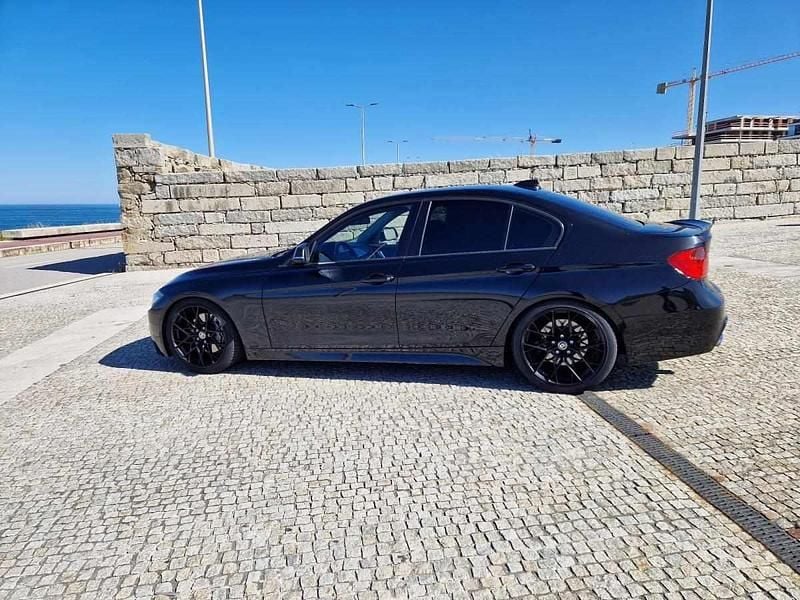 Preto Usado 2012 BMW 335 | € 30.000 - Imagem 1/4