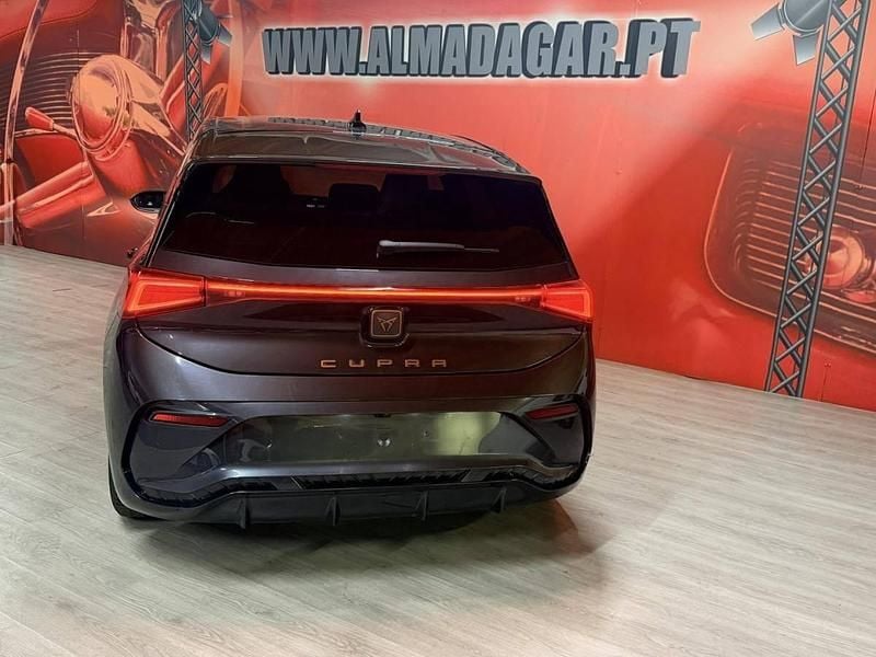 Usado Cupra Born 150 kW (204 HP) 2022 Cinza Citadino