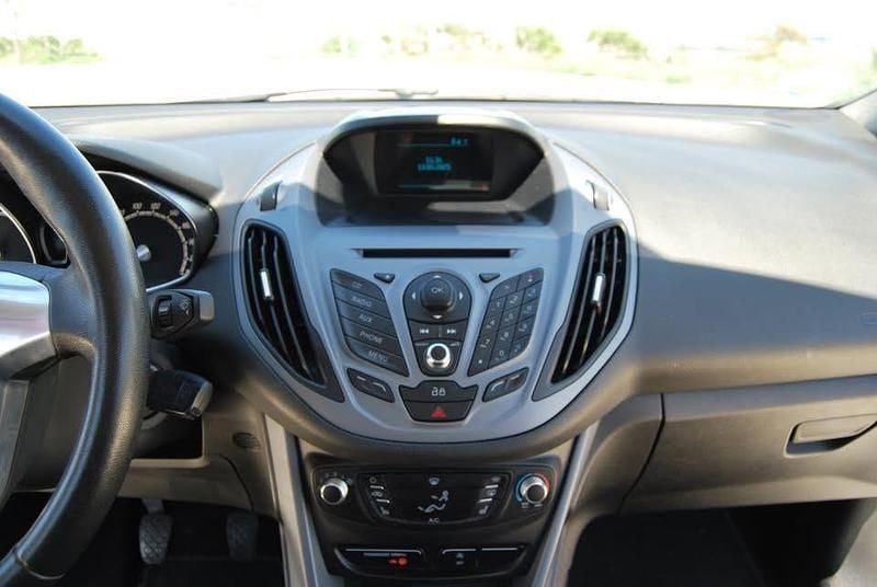 Usado Ford B-MAX 134 HP (98 kW) 2014 Cinzento Monovolume