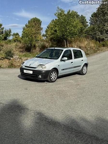 Cinza Usado 2000 Renault Clio II | € 1.570 - Imagem 1/1