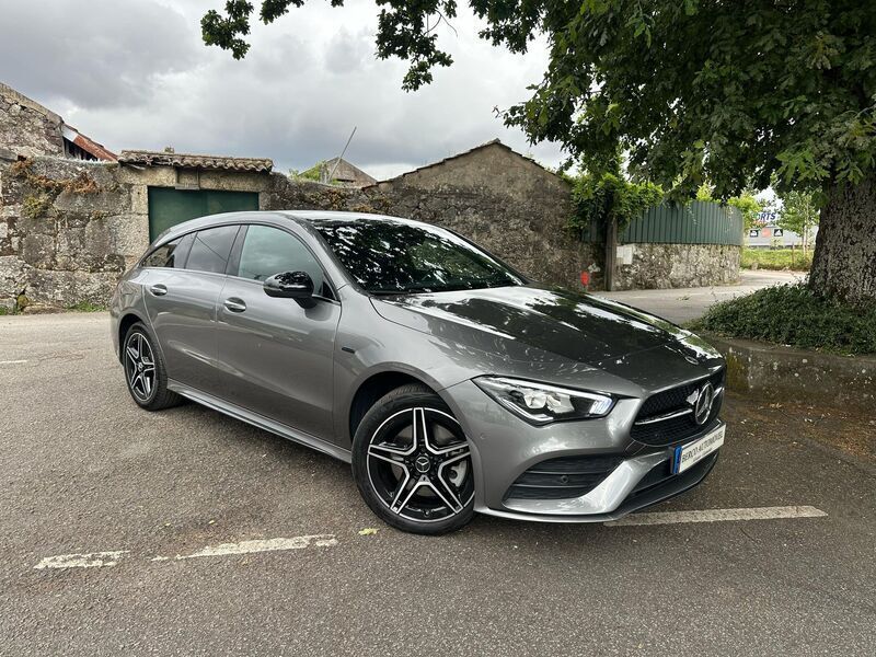 Cinza Usado 2021 Mercedes CLA250e AMG line Sedan | € 33.990 (Preço elevado) - Imagem 1/4
