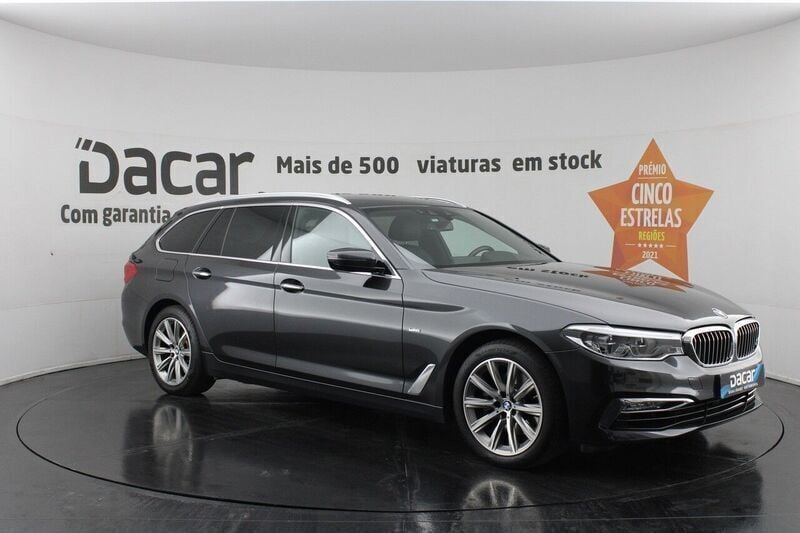 Cinza Usado 2018 BMW 520 Luxury Line Carrinha | € 29.399 (Preço justo) - Imagem 1/4