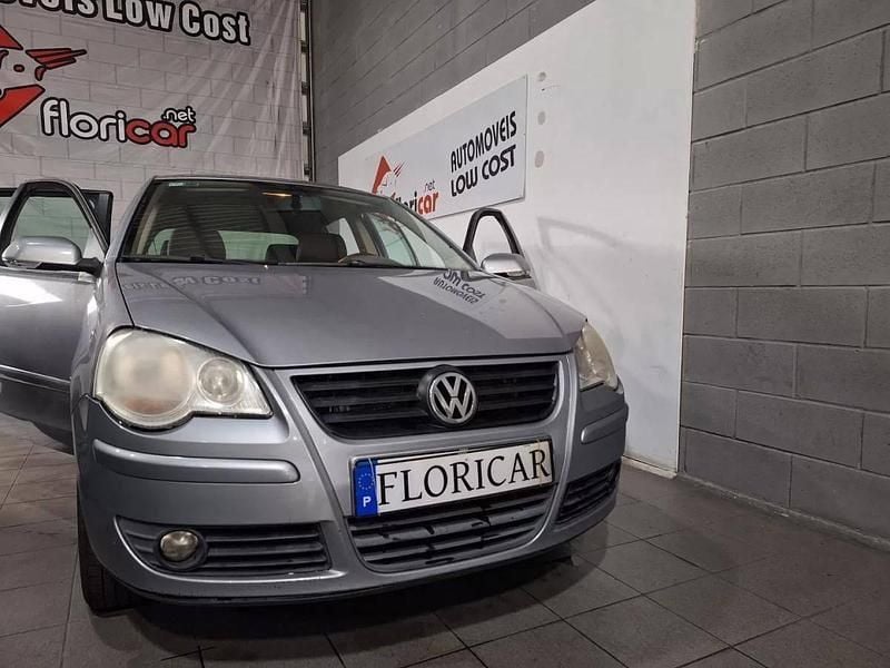 Cinza prata Usado 2007 VW Polo Comfortline | € 5.490 (Preço justo) - Imagem 1/4