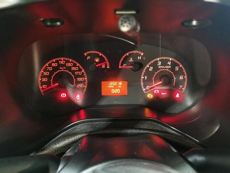 Usado Fiat Doblò 95 HP (69 kW) 2018 Cinzento Monovolume