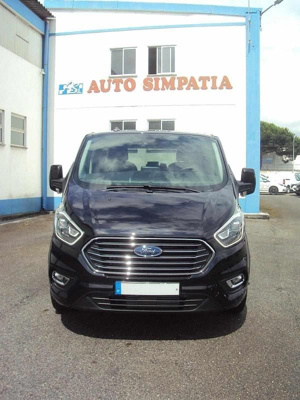 Usado Ford Tourneo Custom 150 HP (110 kW) 2023 Preto Van
