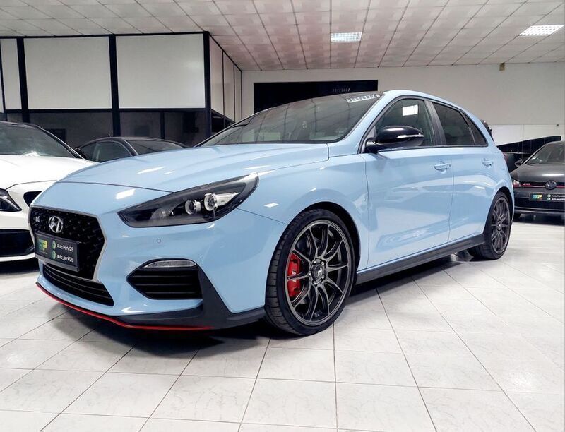 Azul Usado 2019 Hyundai i30 Sedan | € 28.900 (Preço justo) - Imagem 1/4