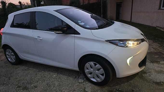 Usado Renault Zoe 64 kW (88 HP) 2015 Branco Citadino