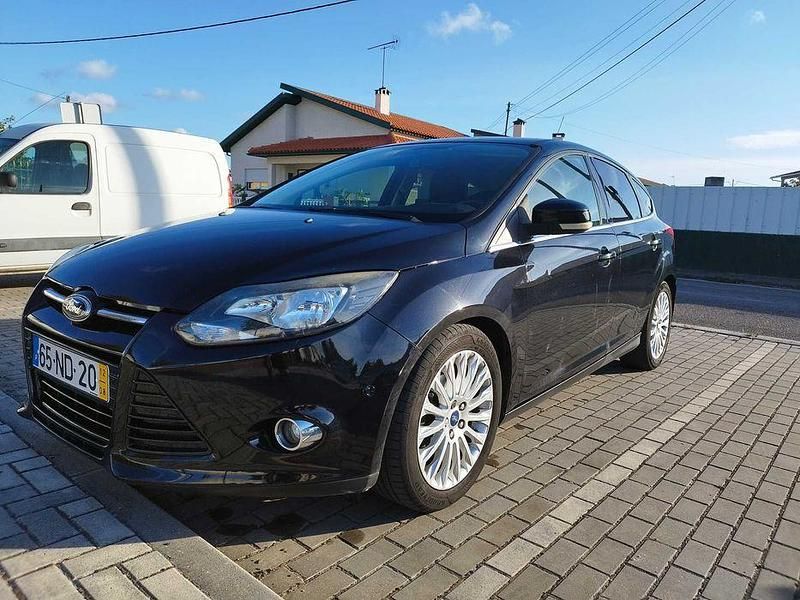 Usado 2012 Ford Focus Titanium Sedan | € 7.250 (Preço justo) - Imagem 1/4
