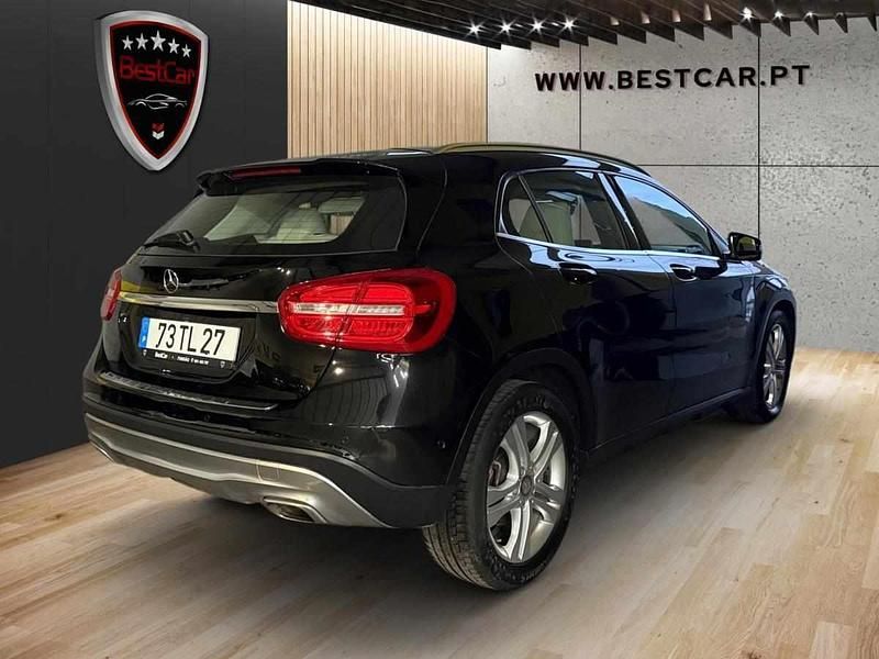 Usado Mercedes GLA200 136 HP (100 kW) 2016 Preto SUV