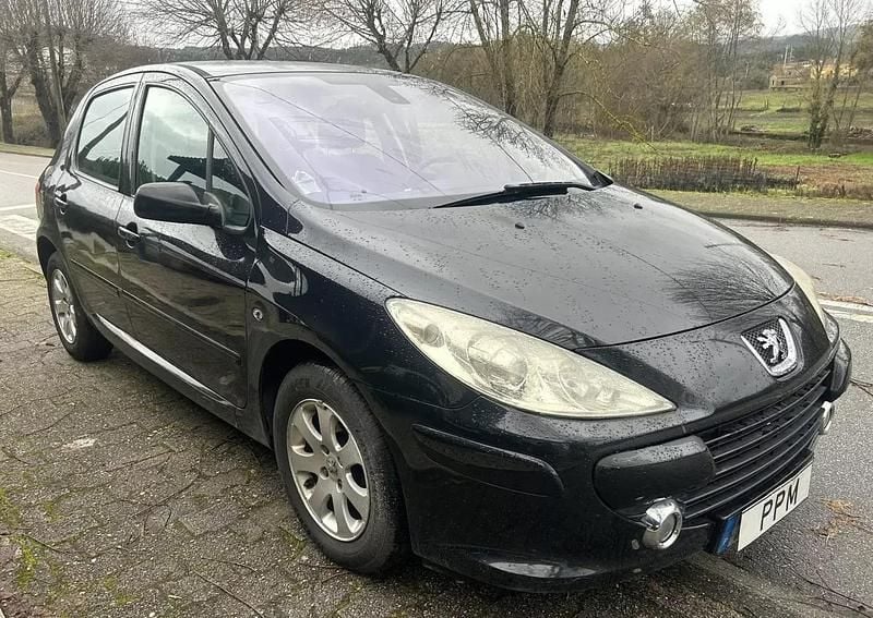 Usado Peugeot 307 Premium 90 HP (66 kW) 2006 Preto