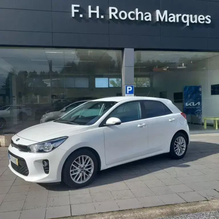 Branco Usado 2017 Kia Rio Citadino | € 11.250 (Preço elevado) - Imagem 1/4