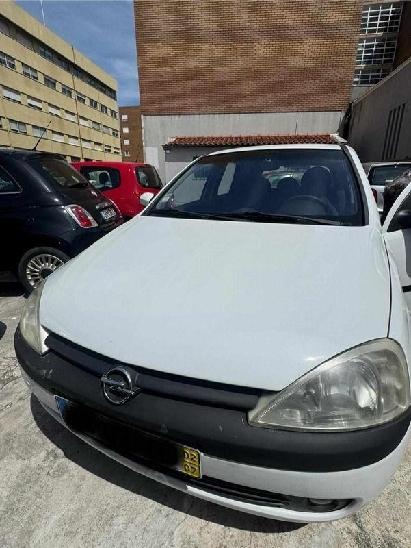 Branco Usado 2002 Opel Corsa Citadino | € 1.950 (Preço justo) - Imagem 1/4