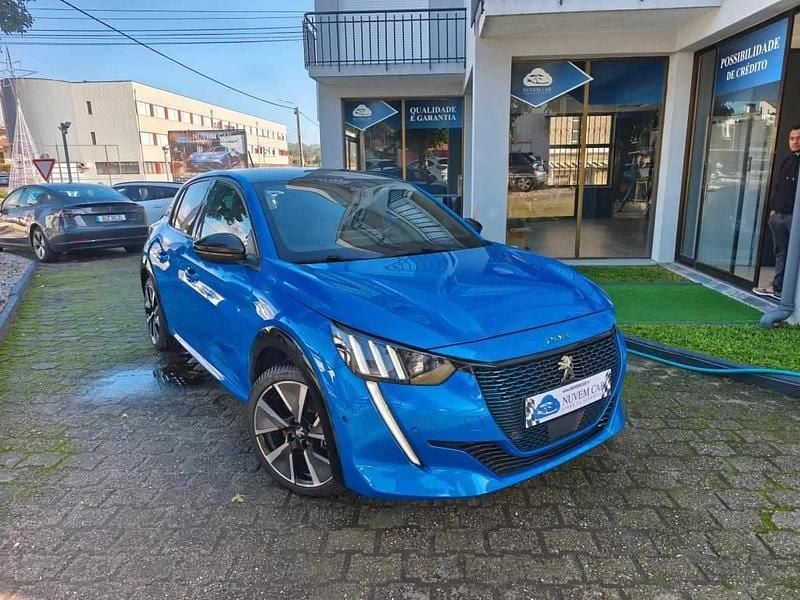 Azul Usado 2022 Peugeot e-208 Citadino | € 16.750 (Preço justo) - Imagem 1/4