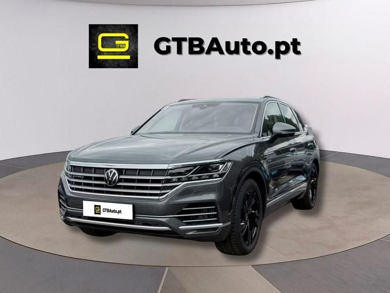 Cinza Usado 2021 VW Touareg SUV | € 49.900 - Imagem 1/4