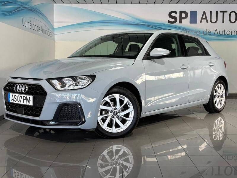Cinzento Usado 2022 Audi A1 Sportback Citadino | € 19.900 (Preço justo) - Imagem 1/4