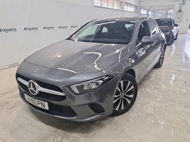 Cinza Usado 2021 Mercedes A250 Style | € 25.900 (Bom preço) - Imagem 1/4