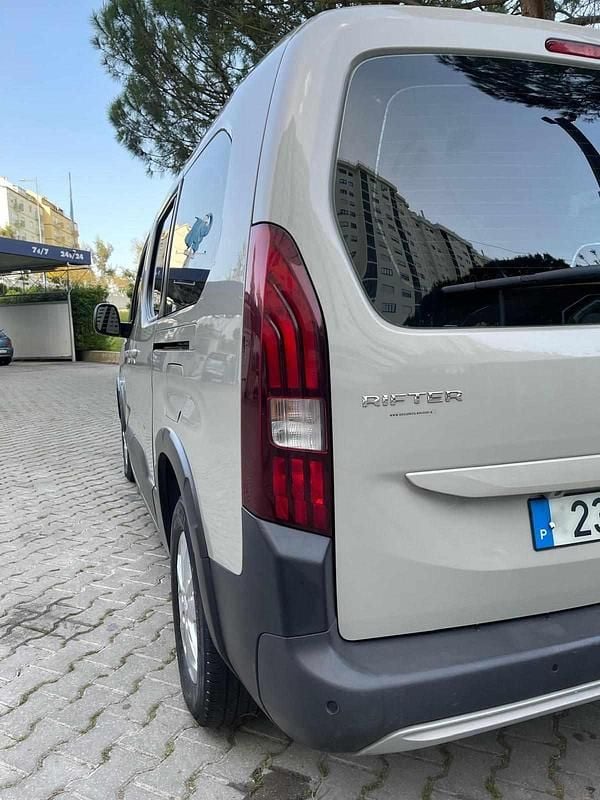 Usado Peugeot Rifter 102 HP (75 kW) 2019 Cinzento Monovolume