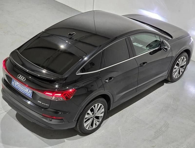 Usado Audi Q4 e-tron 125 kW (170 HP) 2022 Preto SUV