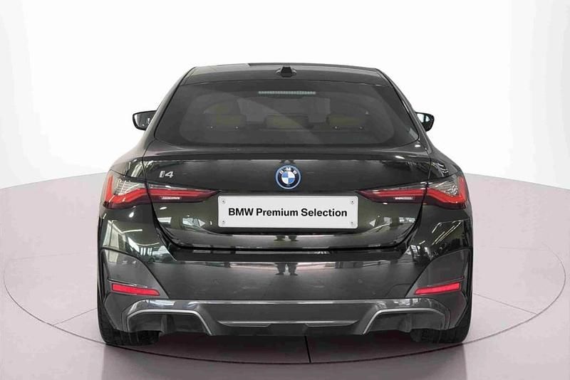 Usado BMW i4 Shadowline 250 kW (340 HP) 2023 Verde Sedan