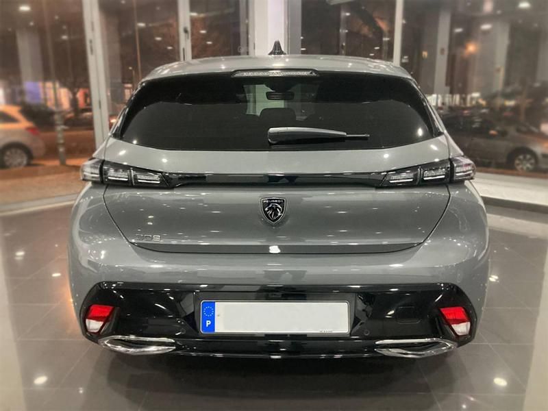 Usado Peugeot 308 Allure 130 HP (95 kW) 2024 Cinzento Sedan