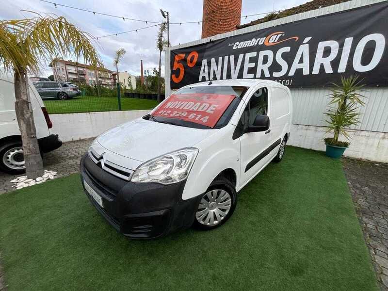 Branco Usado 2017 Citroën Berlingo Monovolume | € 12.500 (Preço elevado) - Imagem 1/4