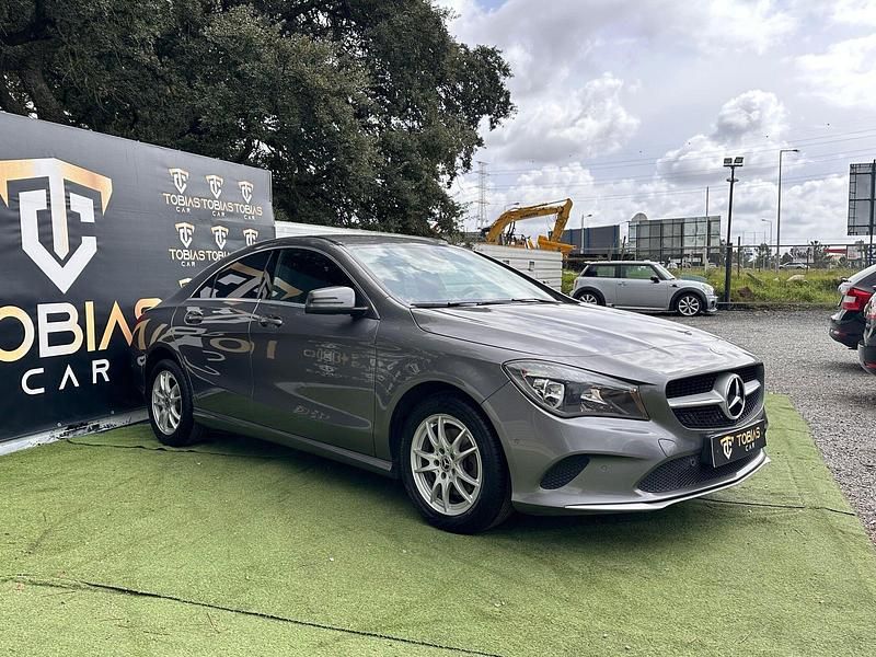 Usado Mercedes CLA180 Style 116 HP (85 kW) 2018 Cinza Sedan