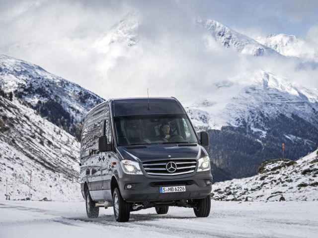 Branco Usado 2021 Mercedes E-Sprinter Van | € 26.500 - Imagem 1/4