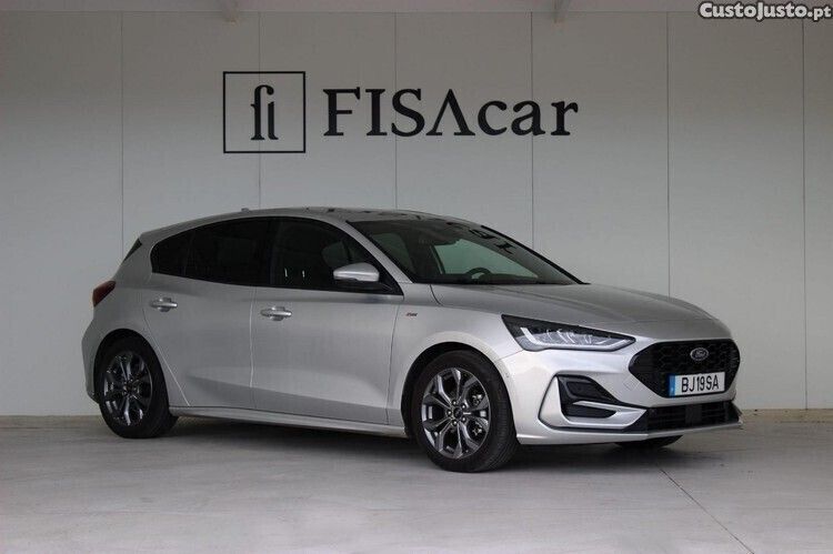 Cinza Usado 2024 Ford Focus ST-Line Citadino | € 24.900 (Preço justo) - Imagem 1/1