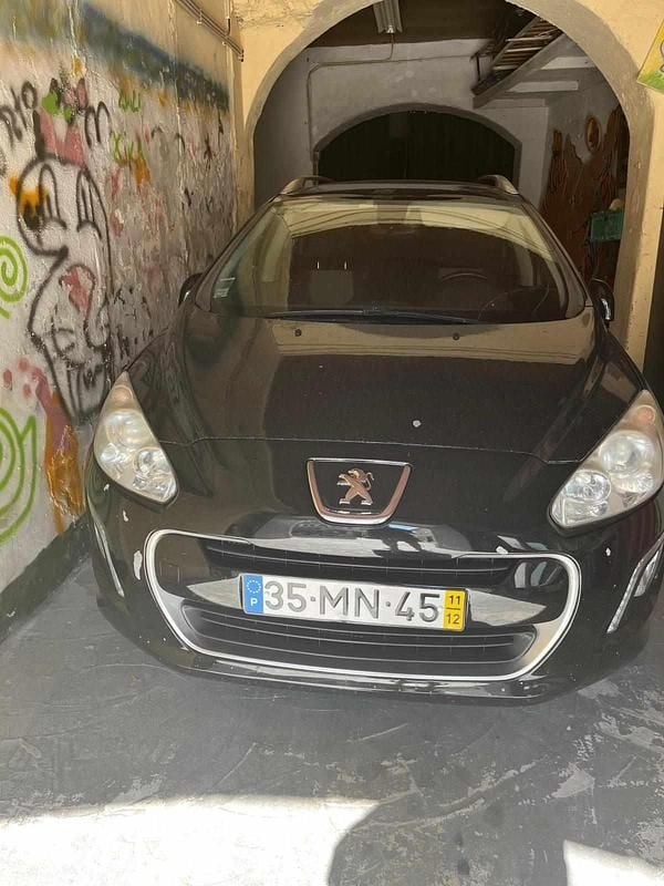 Preto Usado 2011 Peugeot 308 Carrinha | € 3.900 (Bom preço) - Imagem 1/4