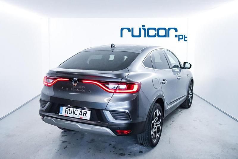 Usado Renault Arkana 140 HP (102 kW) 2022 Cinzento SUV