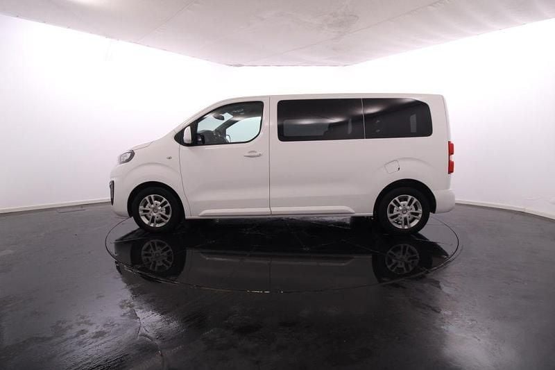 Usado Peugeot Traveller 116 HP (85 kW) 2018 Branco Monovolume