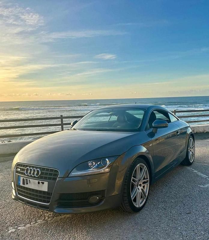 Usado Audi TT 200 HP (147 kW) 2007 Cinzento Coupé