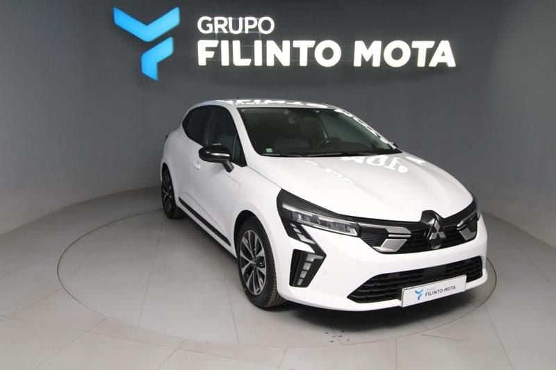 Usado Mitsubishi Colt 101 HP (74 kW) 2025 Branco