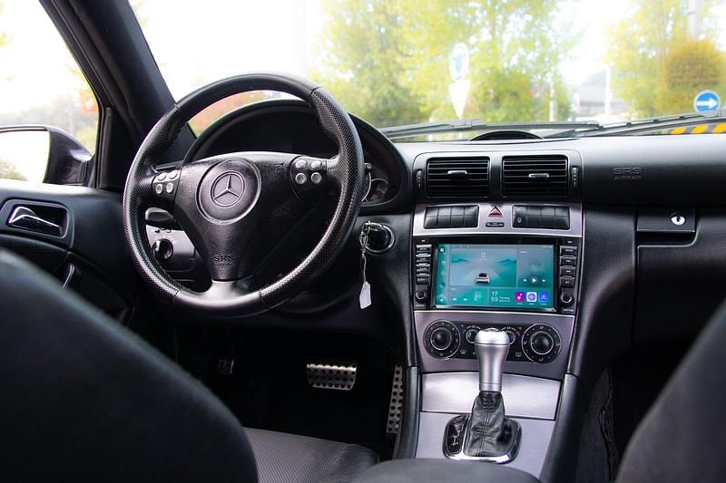 Usado Mercedes CLC220 150 HP (110 kW) 2009 Preto Citadino