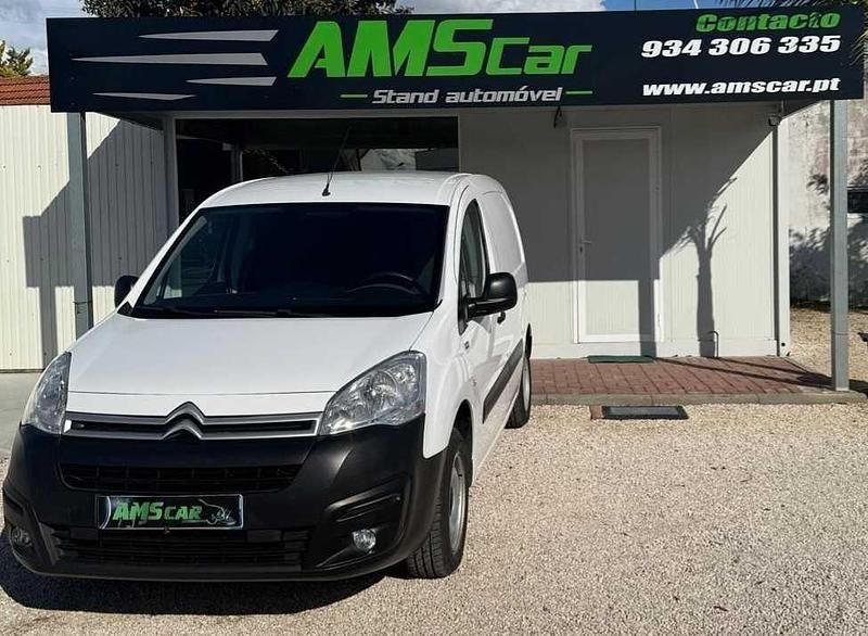Branco Usado 2018 Citroën Berlingo Monovolume | € 12.500 (Preço justo) - Imagem 1/4