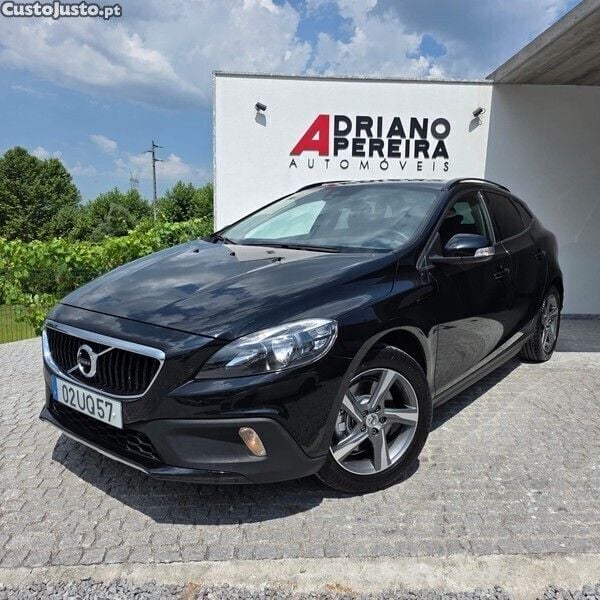 Preto Usado 2018 Volvo V40 CC Carrinha | € 16.900 (Preço justo) - Imagem 1/1