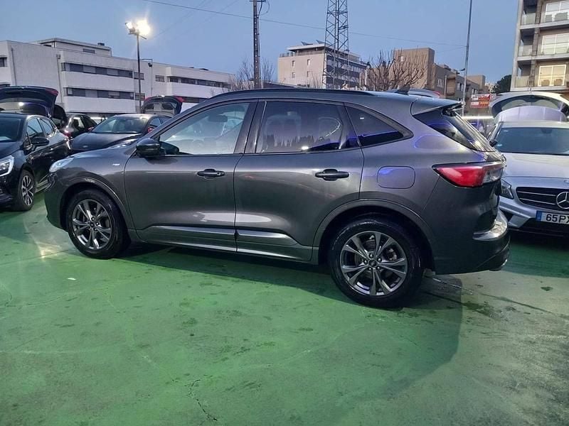 Usado Ford Kuga 120 HP (88 kW) 2022 Antracite SUV