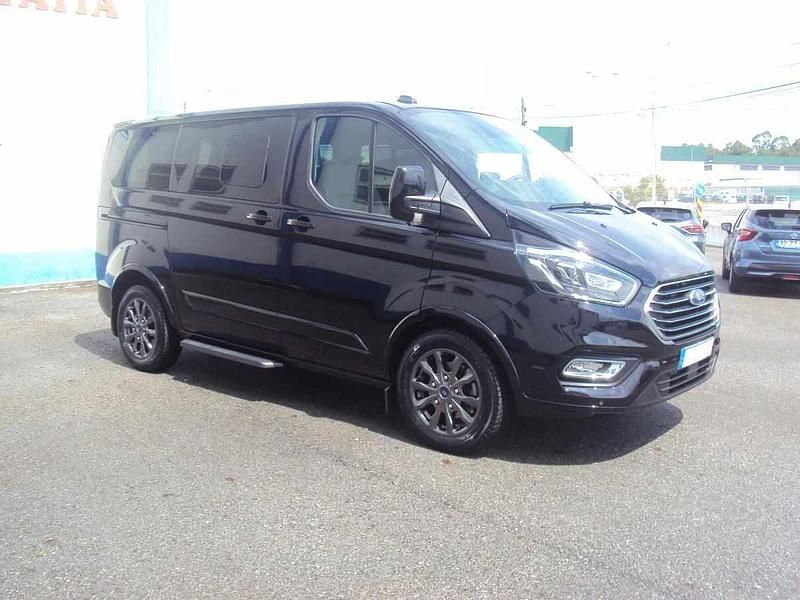 Usado Ford Tourneo Custom 150 HP (110 kW) 2023 Preto Van
