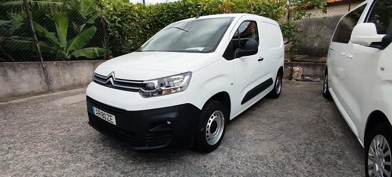 Branco Usado 2022 Citroën Berlingo Feel Monovolume | € 18.950 (Preço elevado) - Imagem 1/4