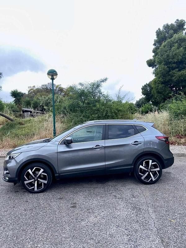 Cinzento Usado 2019 Nissan Qashqai SUV | € 17.900 (Bom preço) - Imagem 1/4