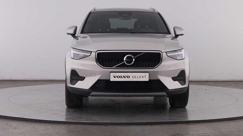 Usado Volvo XC40 163 HP (119 kW) 2025 Prateado SUV