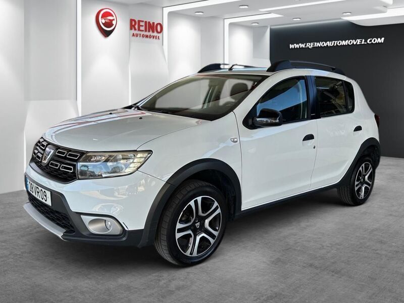 Branco Usado 2018 Dacia Sandero Stepway Citadino | € 13.900 (Preço justo) - Imagem 1/4