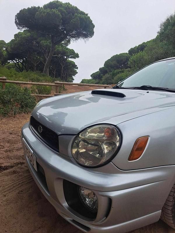 Cinzento Usado 2001 Subaru Impreza Carrinha | € 15.000 - Imagem 1/4
