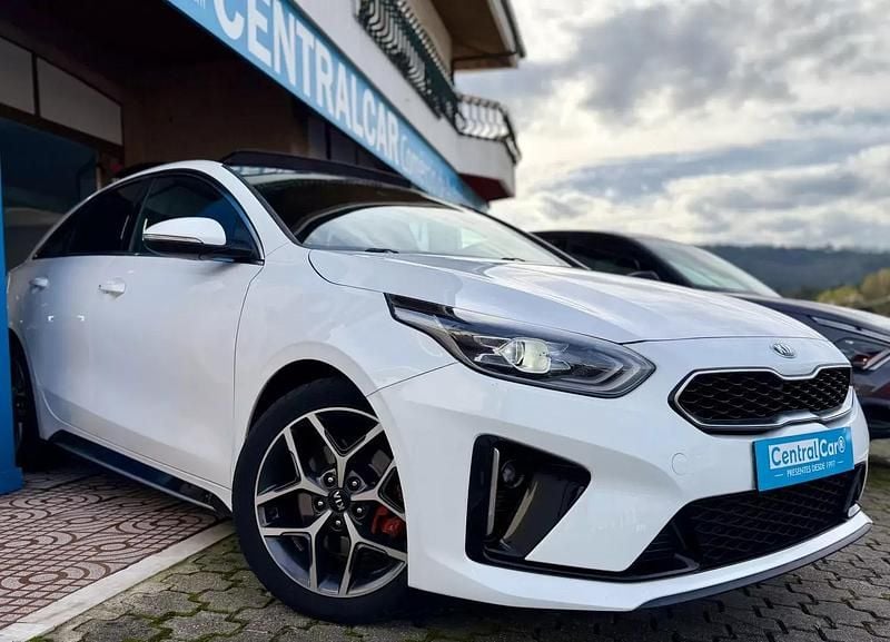 Branco Usado 2019 Kia ProCeed GT-Line Citadino | € 16.950 (Super Preço) - Imagem 1/4