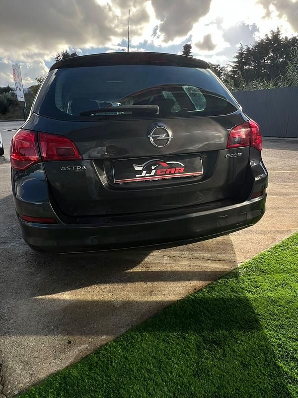 Usado Opel Astra Cosmo 95 HP (69 kW) 2011 Cinza Carrinha