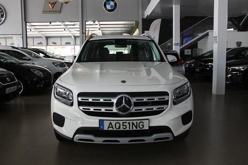 Branco Usado 2022 Mercedes GLB180 SUV | € 38.500 (Bom preço) - Imagem 1/4