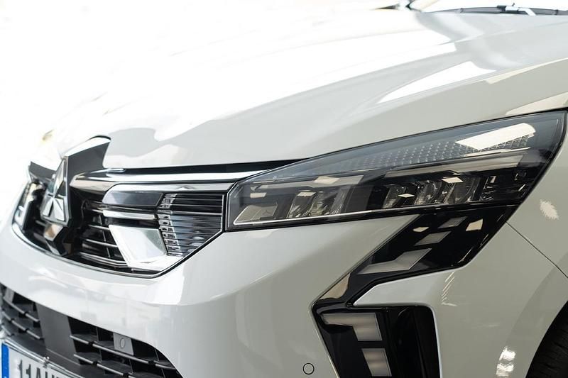 Usado Mitsubishi Colt 101 HP (74 kW) 2025 Branco Citadino