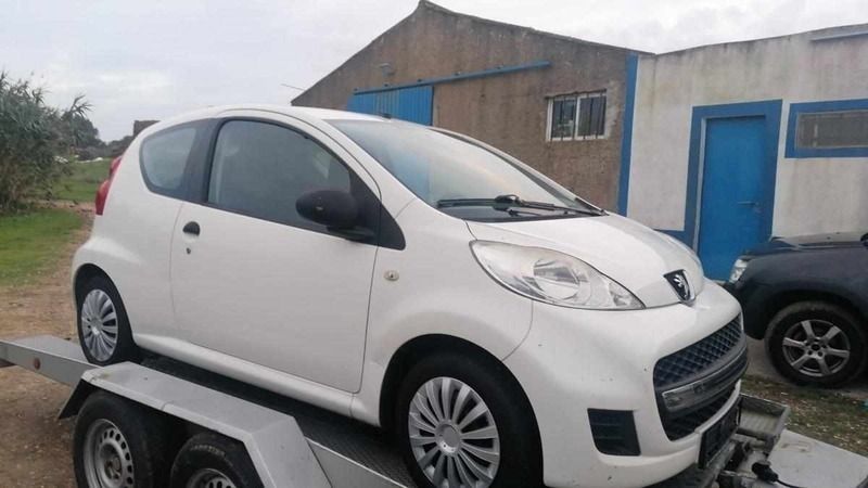 Branco Usado 2009 Peugeot 107 Citadino | € 4.800 (Bom preço) - Imagem 1/4