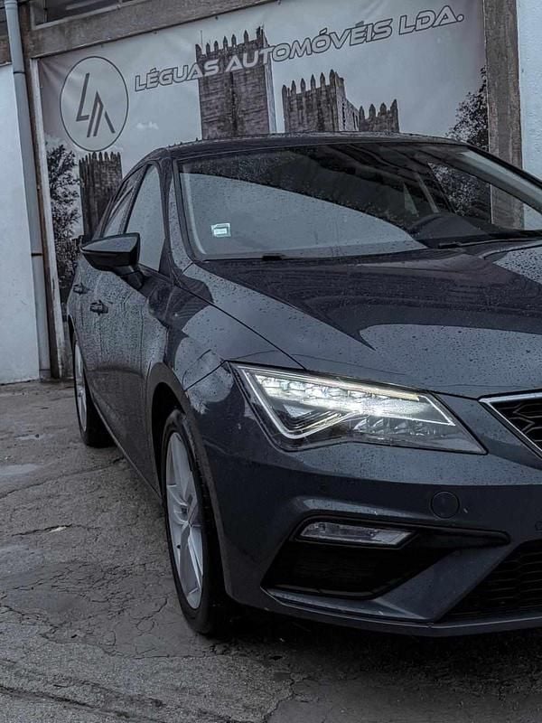 Usado Seat Leon 115 HP (84 kW) 2020 Cinzento