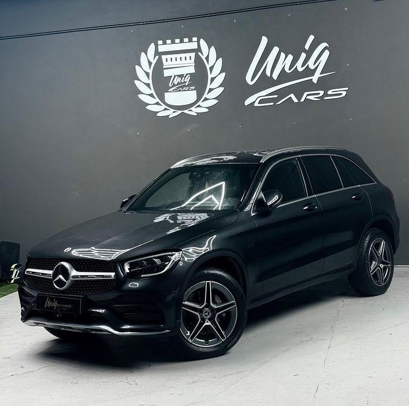 Cinza Usado 2021 Mercedes GLC300 AMG line SUV | € 42.996 (Preço justo) - Imagem 1/4